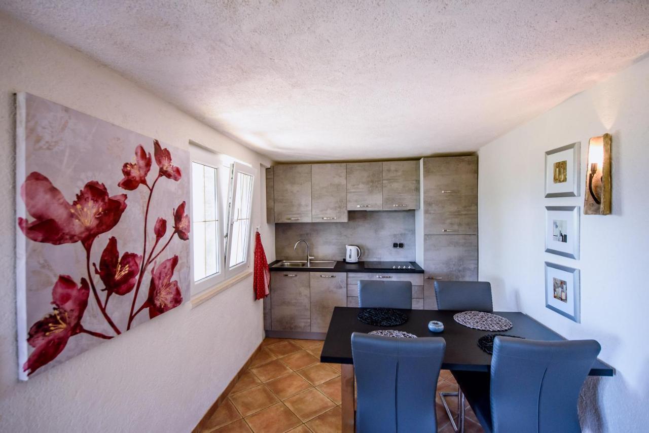 זבלה Hotel Skalinada מראה חיצוני תמונה
